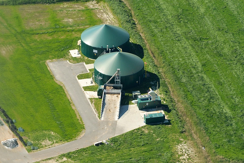 Philippe Henry visite l’unité de biogaz du Haut Geer