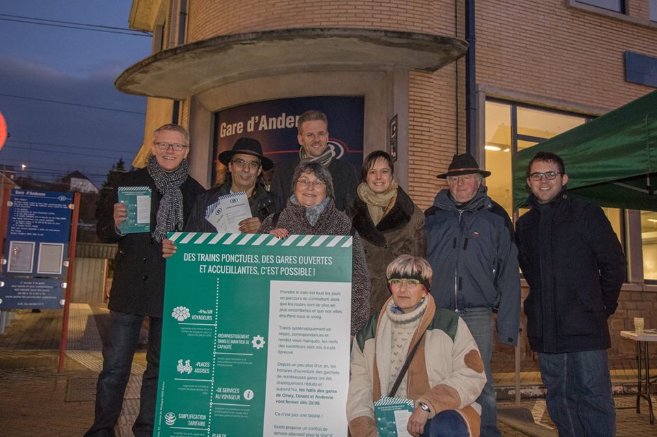 Stéphane Hazée soutient l’action contre la fermeture de la gare d’Andenne