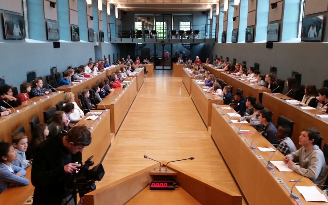 Un jour au Parlement de Wallonie pour les élèves de primaire